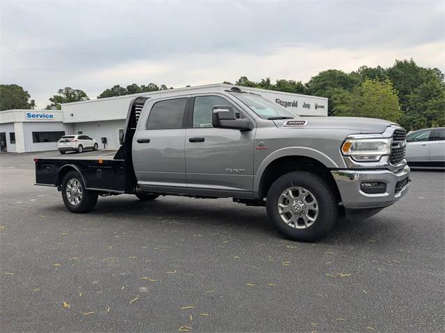 2024 RAM Ram 3500 Chassis Cab RAM 3500 SLT CREW CAB CHASSIS 4X4 60 CA