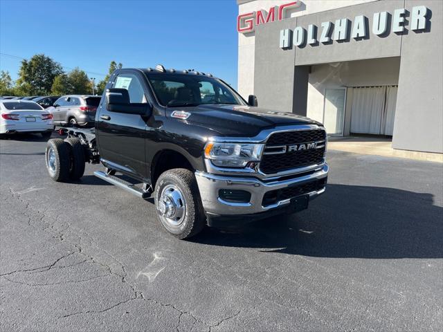 2024 RAM Ram 3500 Chassis Cab RAM 3500 TRADESMAN CHASSIS REGULAR CAB 4X4 60 CA