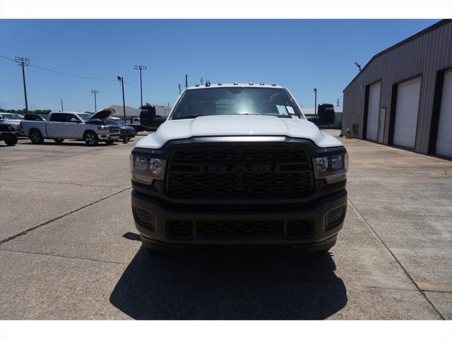 2024 RAM Ram 3500 Chassis Cab RAM 3500 TRADESMAN CREW CAB CHASSIS 4X4 60 CA