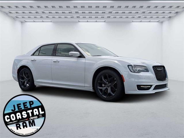 2023 Chrysler Chrysler 300 300 TOURING L RWD