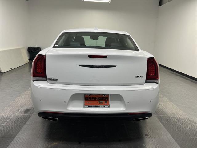 2023 Chrysler Chrysler 300 300 TOURING L RWD