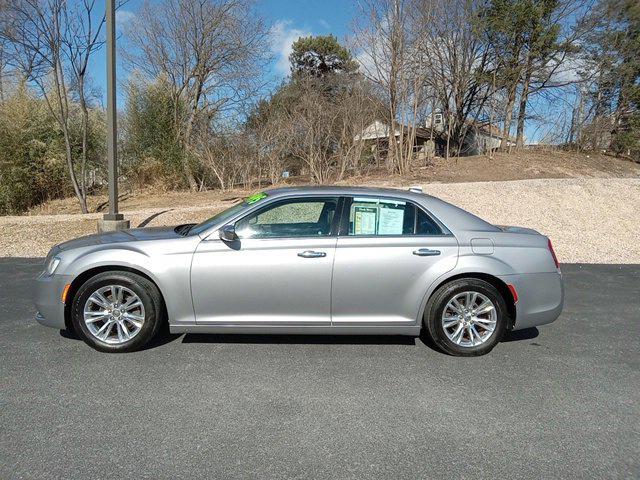 2016 Chrysler 300C 300C