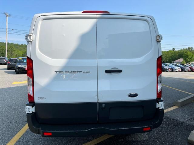 2017 Ford Transit 250 3dr SWB Low Roof Cargo Van w/Sliding Passenger