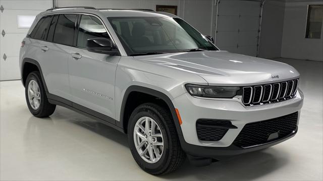 2023 Jeep Grand Cherokee GRAND CHEROKEE LAREDO X 4X4