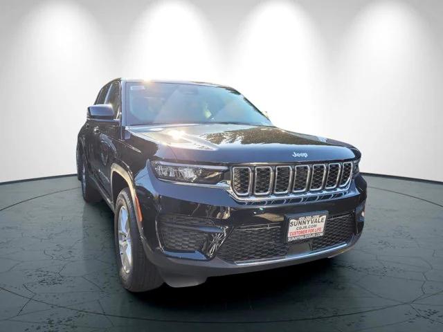 2023 Jeep Grand Cherokee GRAND CHEROKEE LAREDO 4X4