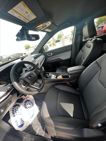 2023 Jeep Compass COMPASS LATITUDE LUX 4X4