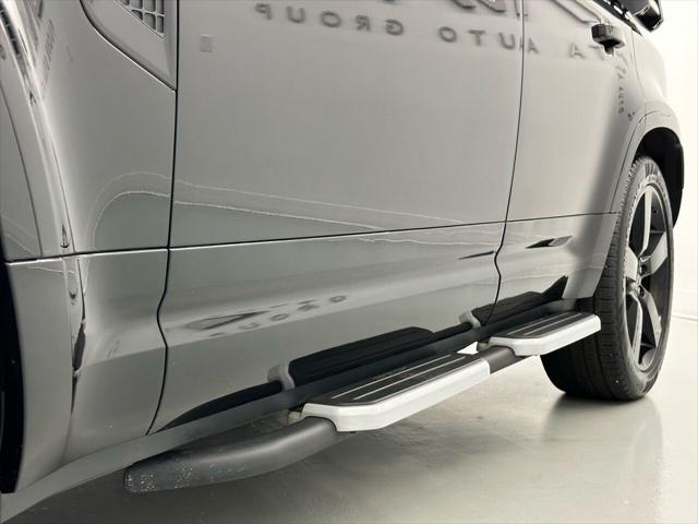 2023 Land Rover Defender 110 X-Dynamic SE