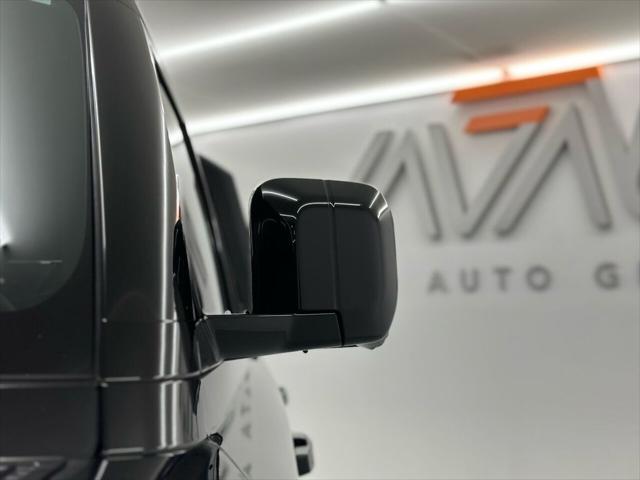 2023 Land Rover Defender 110 X-Dynamic SE
