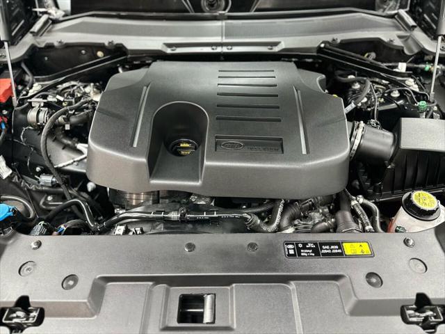 2023 Land Rover Defender 110 X-Dynamic SE