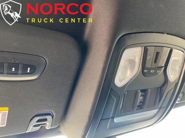 2021 Ram 1500 Big Horn Crew Cab 4x4 5'7" Box