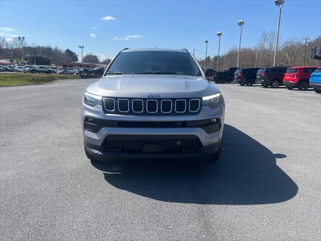 2023 Jeep Compass COMPASS LATITUDE LUX 4X4