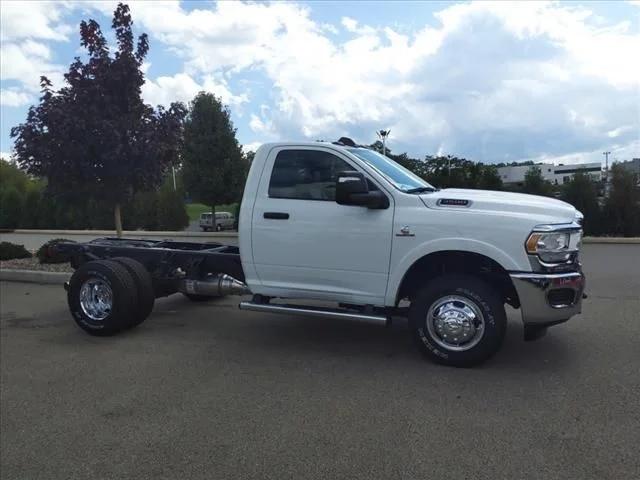 2024 RAM Ram 3500 Chassis Cab RAM 3500 TRADESMAN CHASSIS REGULAR CAB 4X4 60 CA