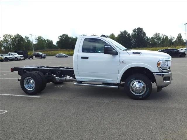 2024 RAM Ram 3500 Chassis Cab RAM 3500 TRADESMAN CHASSIS REGULAR CAB 4X4 60 CA