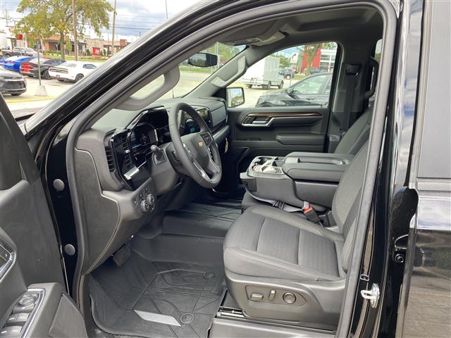 2023 Chevrolet Silverado 1500 4WD Crew Cab Standard Bed LT