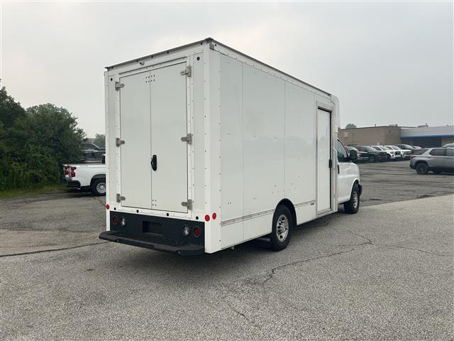 2021 Chevrolet Express Cutaway 3500 Work Van