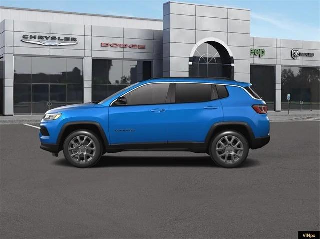 2023 Jeep Compass COMPASS LATITUDE LUX 4X4