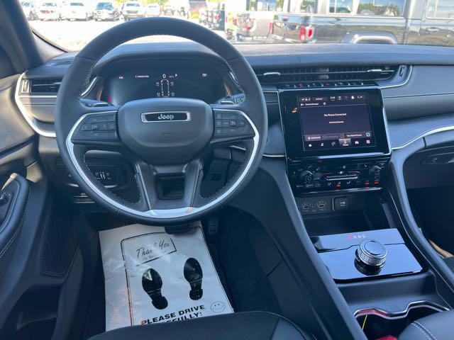 2023 Jeep Grand Cherokee Altitude 4x2
