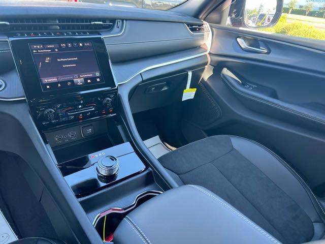 2023 Jeep Grand Cherokee Altitude 4x2