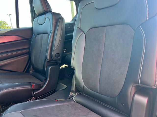 2023 Jeep Grand Cherokee Altitude 4x2