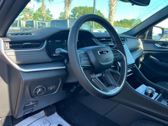 2023 Jeep Grand Cherokee Altitude 4x2
