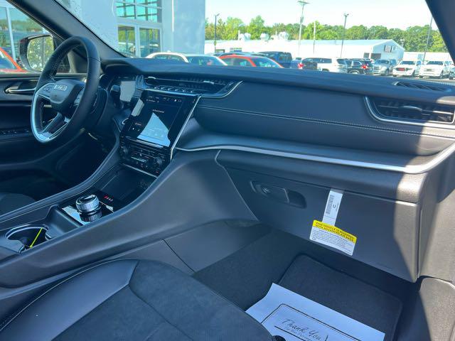 2023 Jeep Grand Cherokee Altitude 4x2
