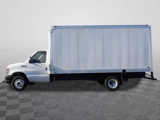 2024 Ford E-450 Cutaway Base