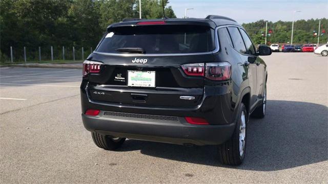 2023 Jeep Compass COMPASS LATITUDE LUX 4X4