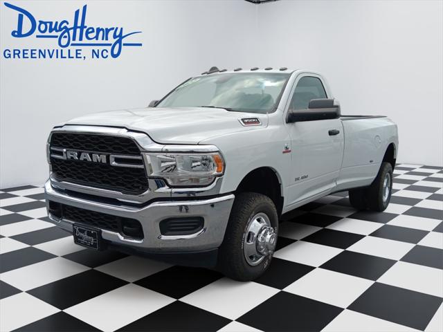 2022 RAM 3500 Tradesman Regular Cab 4x4 8 Box