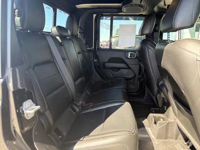 2022 Jeep Gladiator Overland