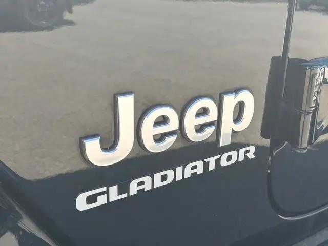 2022 Jeep Gladiator Overland