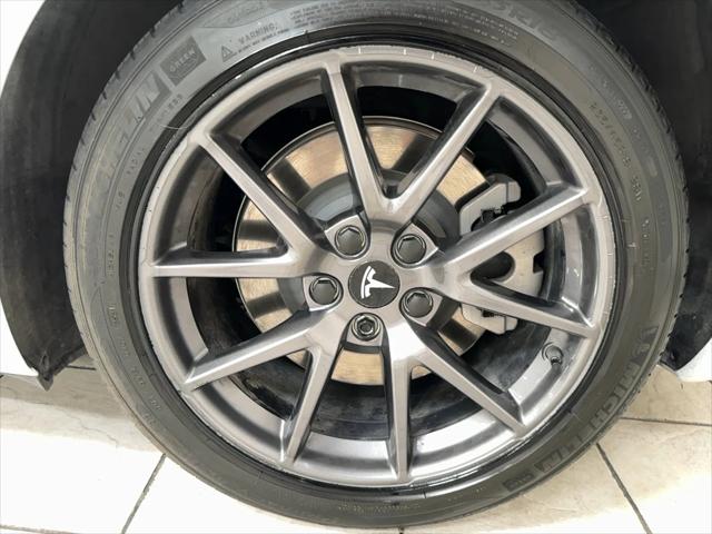 2021 Tesla Model 3 Standard Range Plus Rear-Wheel Drive