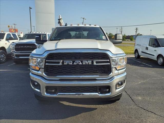 2023 RAM Ram 3500 Chassis Cab RAM 3500 TRADESMAN CREW CAB CHASSIS 4X4 60 CA