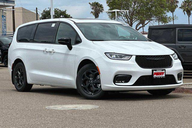 2023 Chrysler Pacifica Hybrid Limited