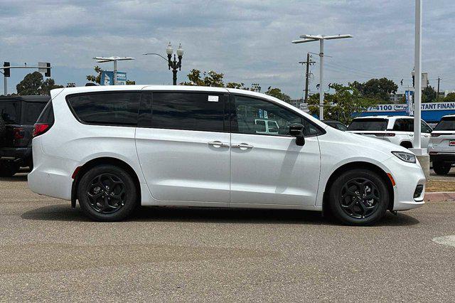 2023 Chrysler Pacifica Hybrid Limited