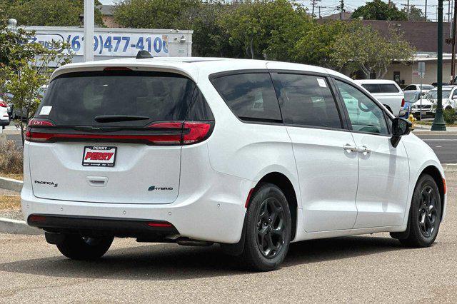 2023 Chrysler Pacifica Hybrid Limited