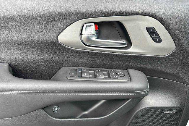 2023 Chrysler Pacifica Hybrid Limited