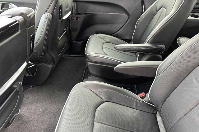 2023 Chrysler Pacifica Hybrid Limited
