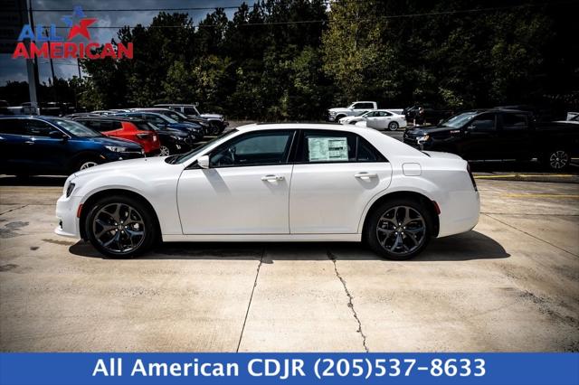 2023 Chrysler Chrysler 300 300 TOURING L RWD