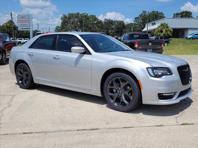 2023 Chrysler Chrysler 300 300 TOURING L RWD