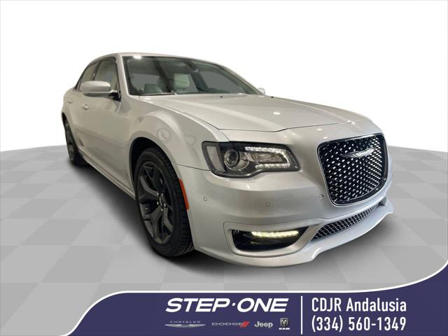 2023 Chrysler Chrysler 300 300 TOURING L RWD