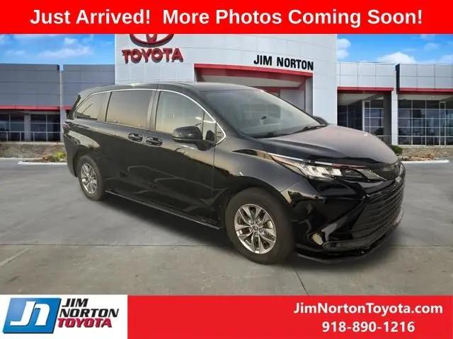 2022 Toyota Sienna LE for sale in Tulsa, OK