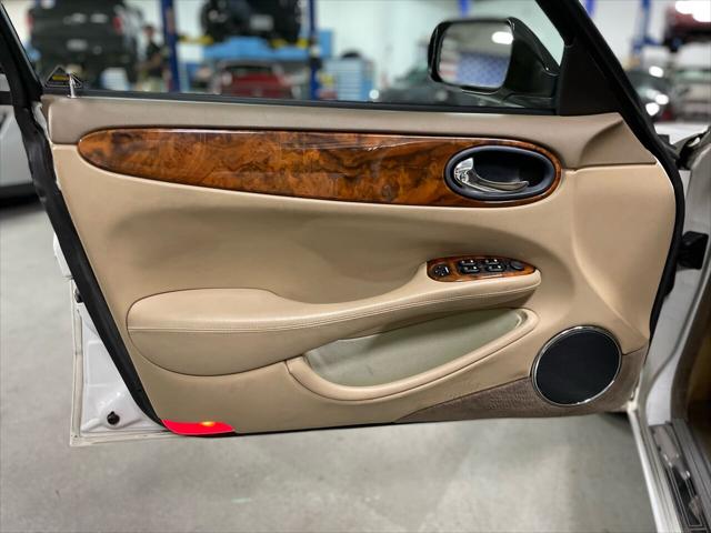 1999 Jaguar XJ XJ8 4dr Sedan