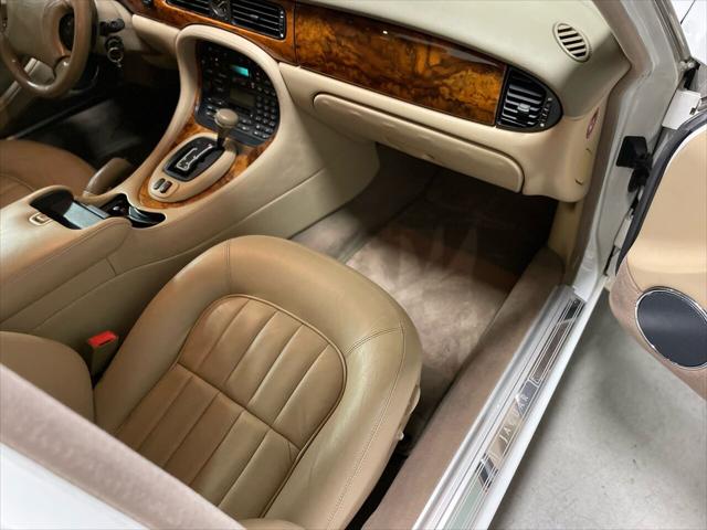 1999 Jaguar XJ XJ8 4dr Sedan