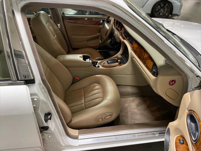 1999 Jaguar XJ XJ8 4dr Sedan