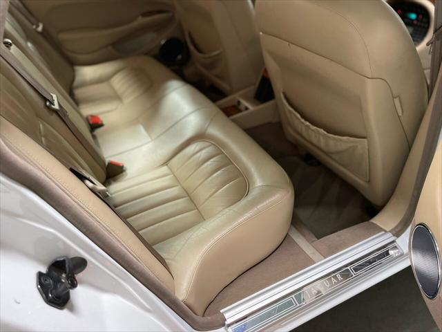 1999 Jaguar XJ XJ8 4dr Sedan