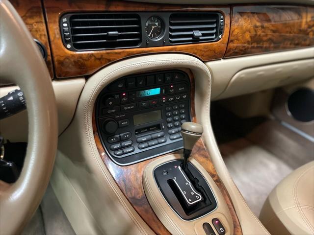 1999 Jaguar XJ XJ8 4dr Sedan