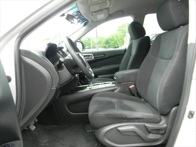 2016 Nissan Pathfinder S