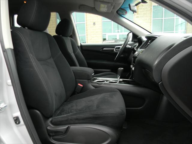 2016 Nissan Pathfinder S