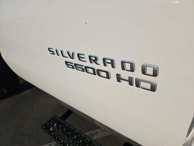 2023 Chevrolet Silverado MD LT