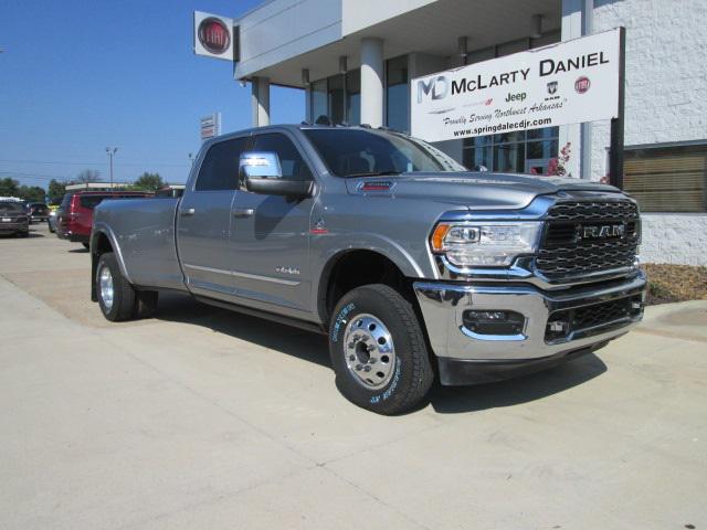 2024 RAM Ram 3500 RAM 3500 LIMITED CREW CAB 4X4 8 BOX